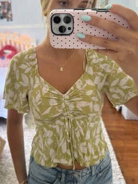 URBAN Romantics Light Green Floral Ruched V-Neck Peplum Top